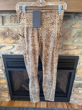 Leopard Fabletic Print High-Waist Leggings - Animal Print Women’s Pants